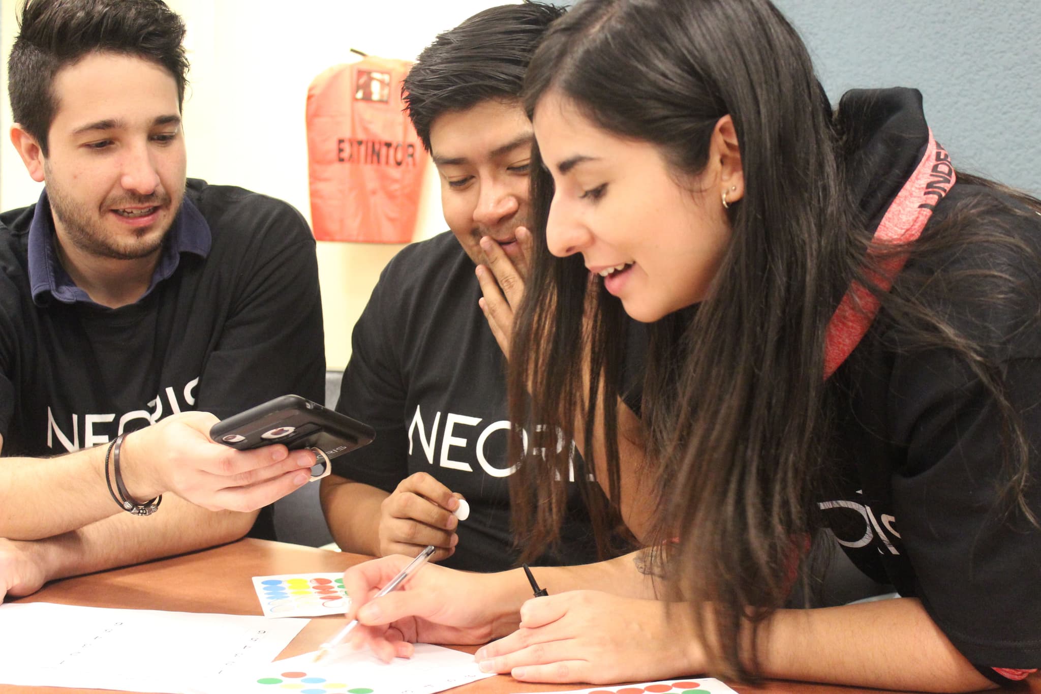 Transforma a tu equipo en una unidad eficiente y motivada con experiencias que combinan aprendizaje, comunicación, diversión y resultados medibles